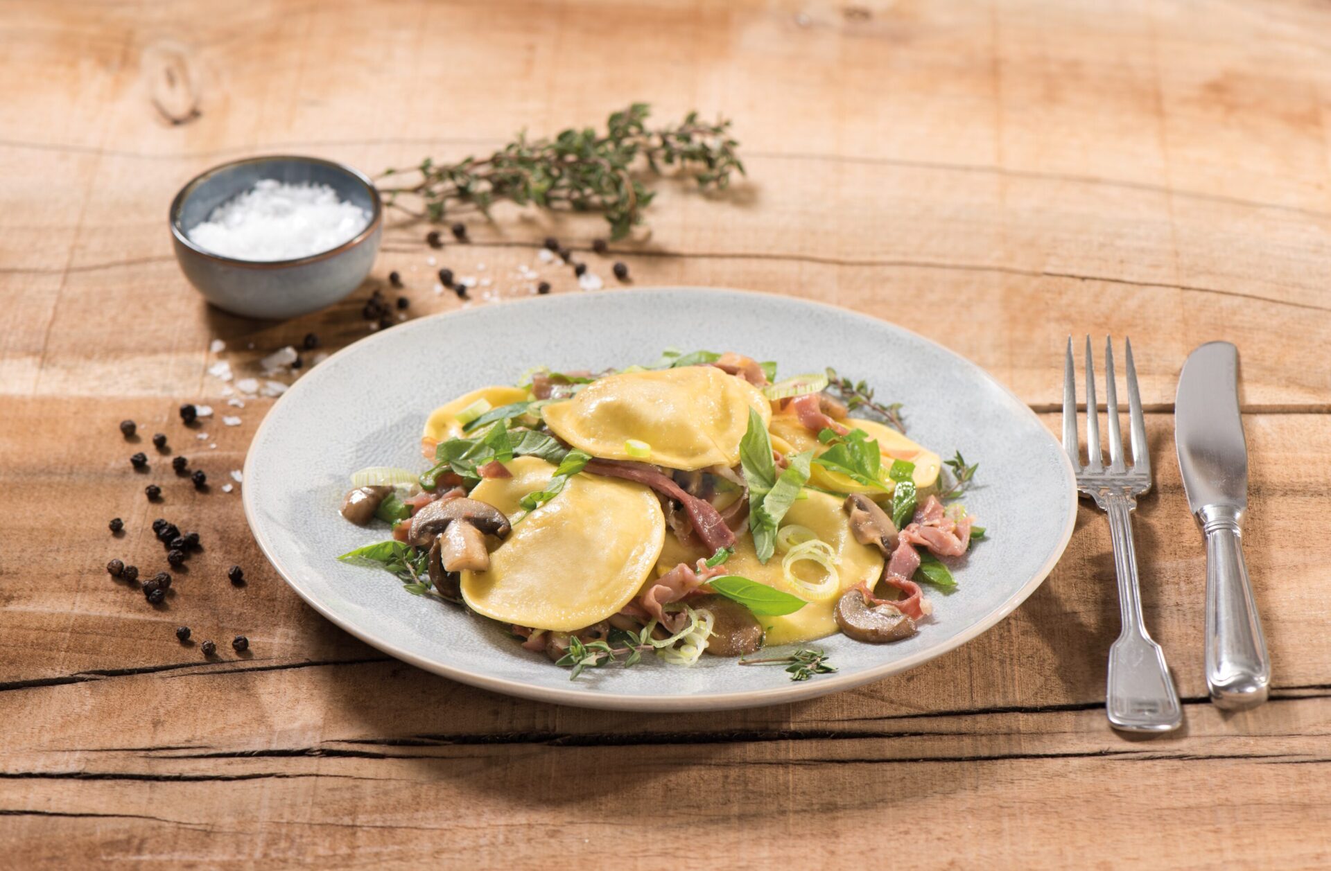 Tortelli Prosciutto Crudo e 4 Formaggi mit Champignons